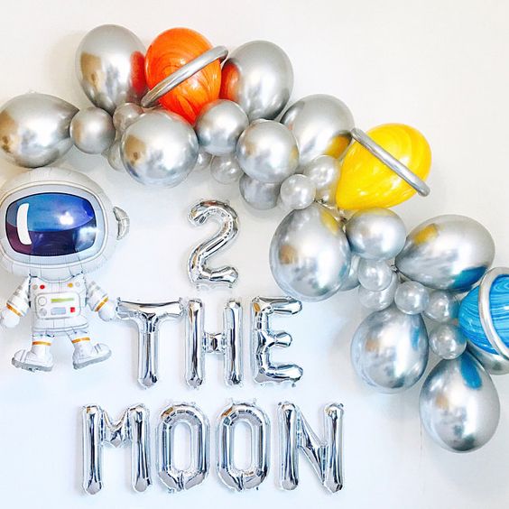 Σύνθεση μπαλονιών για γενέθλια φεγγάρι- αστροναύτης