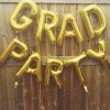 Σύνθεση μπαλονιών για αποφοίτηση χρυσά γράμματα grad party