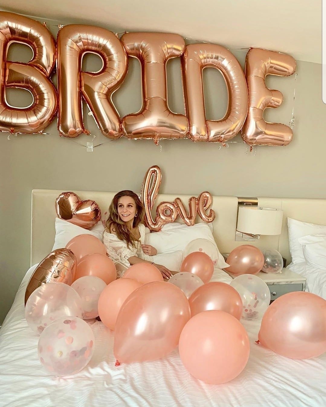 Σύνθεση μπαλονιών για νύφη μπατσελορ γαμήλιες ετοιμασίες BRIDE ροζ-χρυσό
