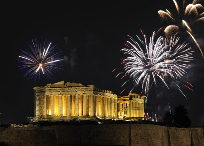 Εντυπωσιακά Πυροτεχνήματα Πρωτοχρονιάς: Αθήνα