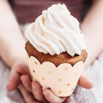 Περιτύλιγμα για cupcakes με χρυσά αστέρια 6 τεμ