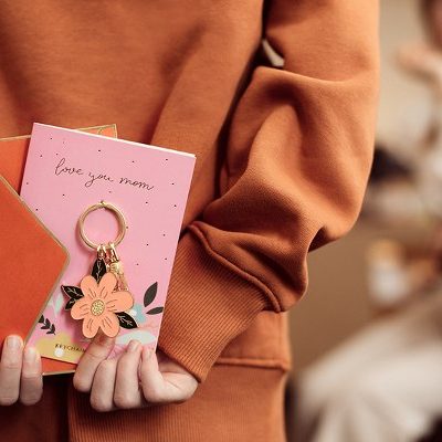 Ευχετήρια Κάρτα με μπρελόκ Mom