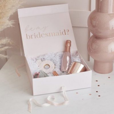 Ροζ Κουτί - Will You Be My Bridesmaid