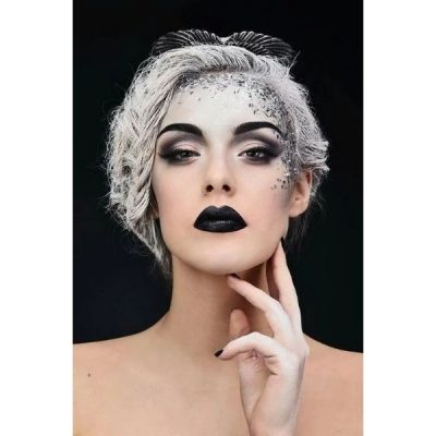 Μαύρο Κραγιόν για Αποκριάτικο Μακιγιάζ