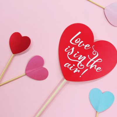 Topper τούρτας καρδιά Love is in the air