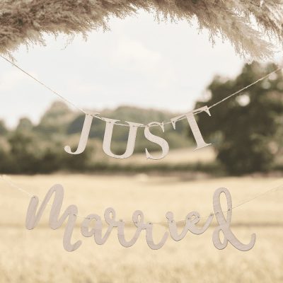 Γιρλάντα ξύλινη - Just Married 1.5m