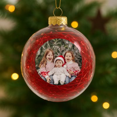 xristougenniatiko-stolidi-me-fotografia-kai-kokkini-diakosmisi