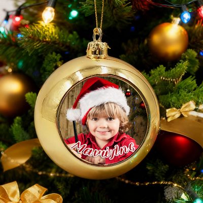 xristougenniatiko-stolidi-xrisi-bala-me-fotografia