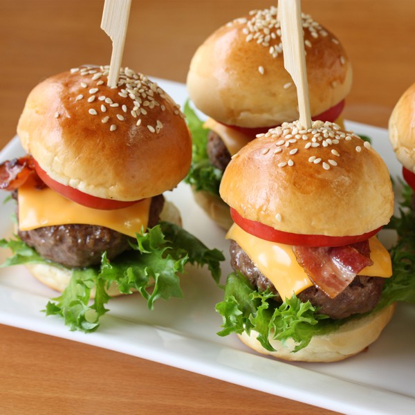Φαγητό για πάρτυ: mini burgers